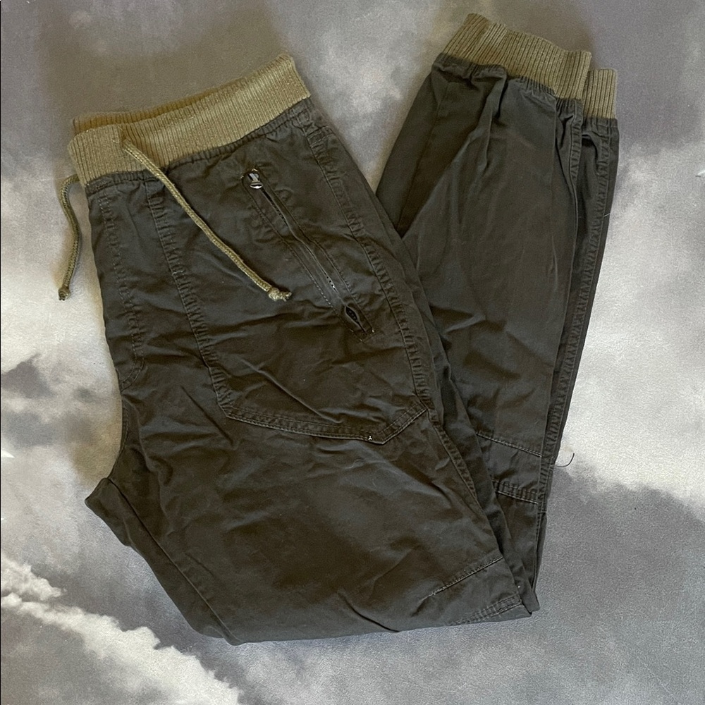 Men's Olive Rib-Cuff Jogger Pants with Zip Pocket